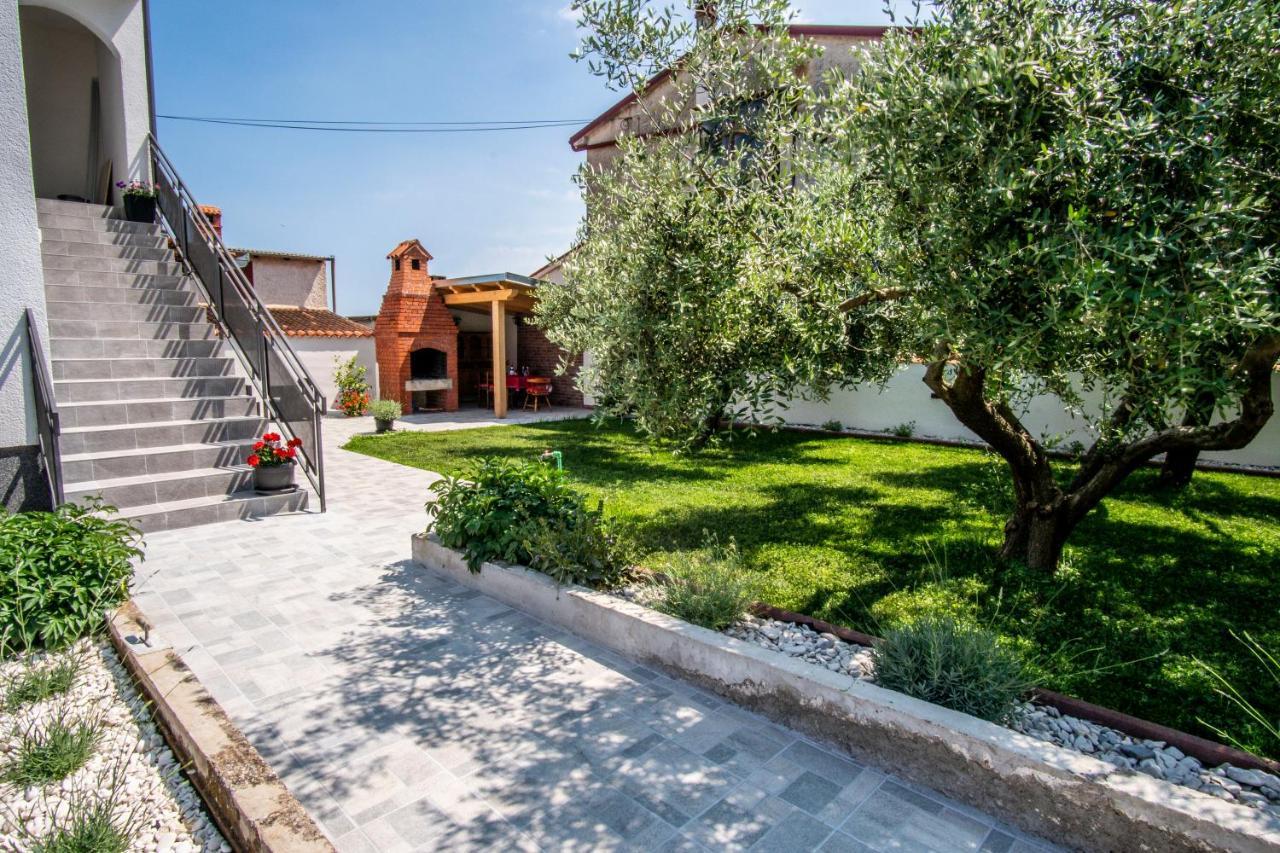 House Nada Apartman Muntić Esterno foto