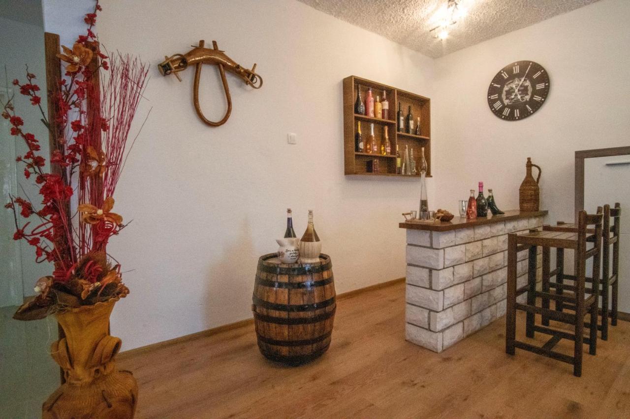 House Nada Apartman Muntić Esterno foto