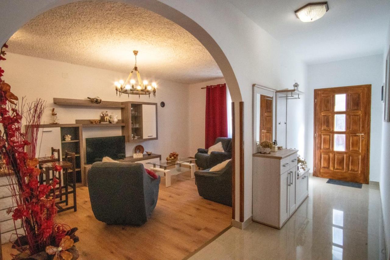 House Nada Apartman Muntić Esterno foto