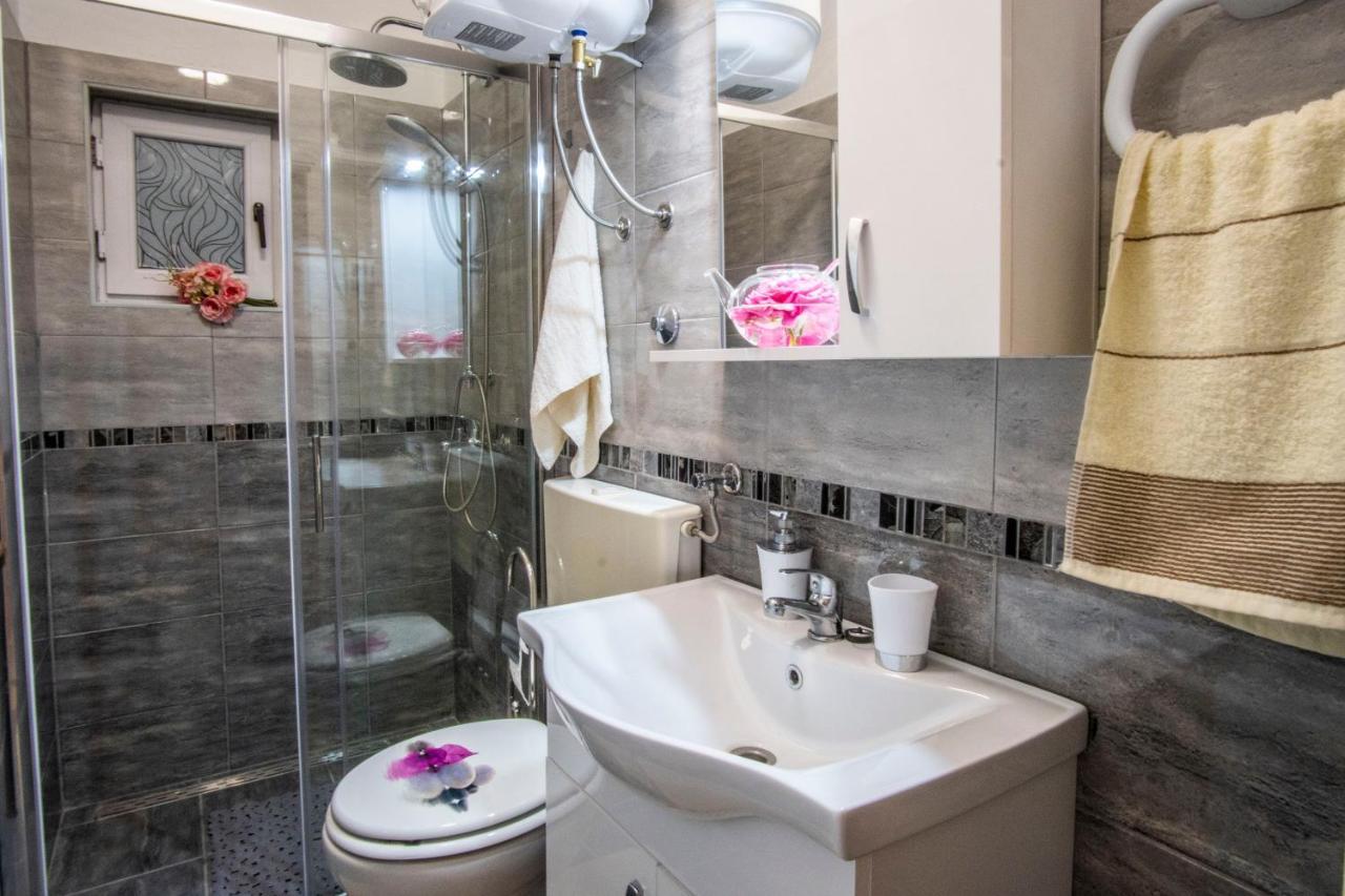 House Nada Apartman Muntić Esterno foto