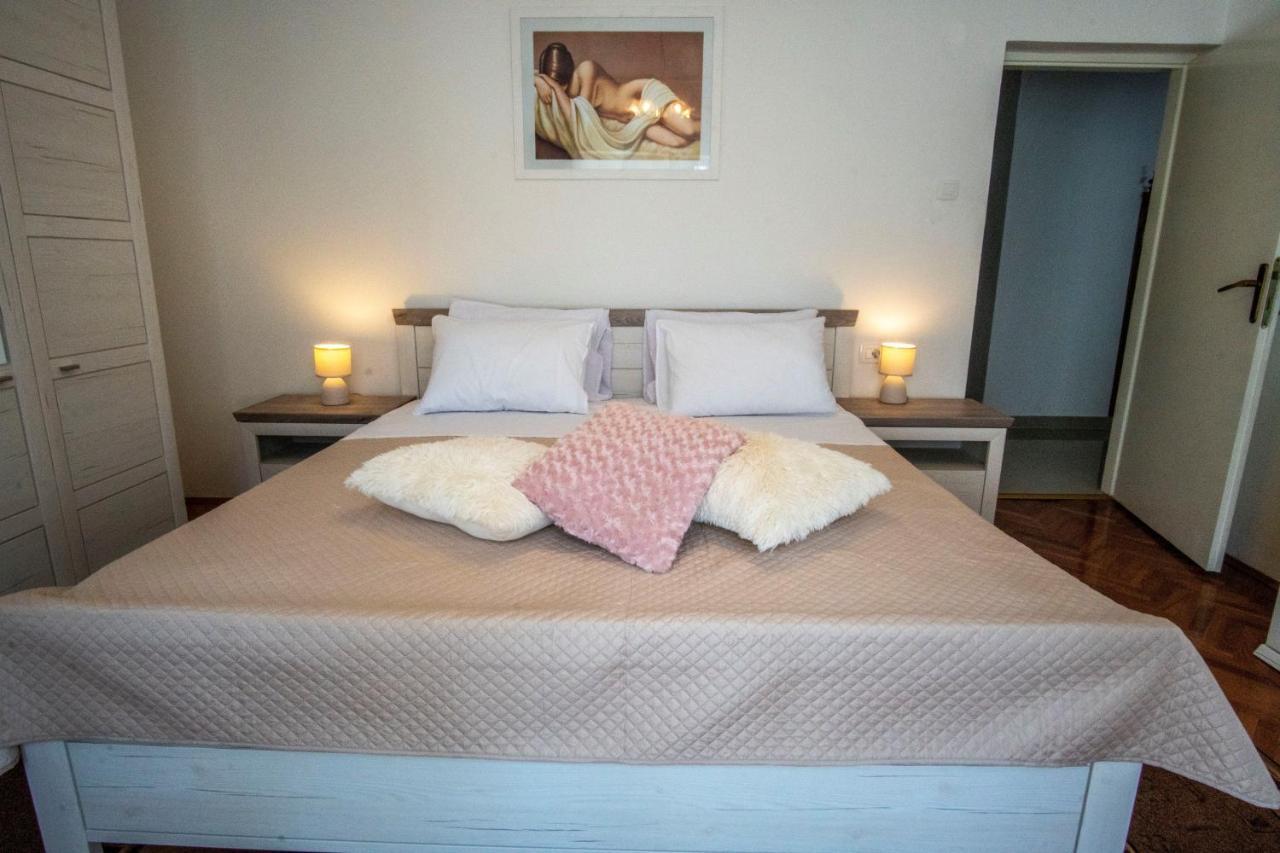 House Nada Apartman Muntić Esterno foto